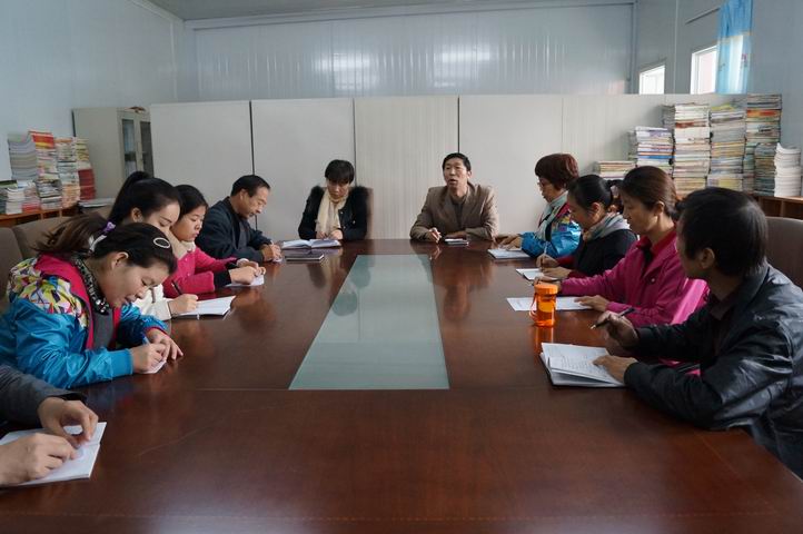 举行党支部换届选举会议