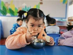 济源市实验幼儿园：进餐习惯养成记