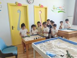 童心探小学 筑梦向未来